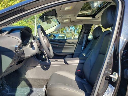 2025 Mazda Mazda3 FWD w/Preferred Package