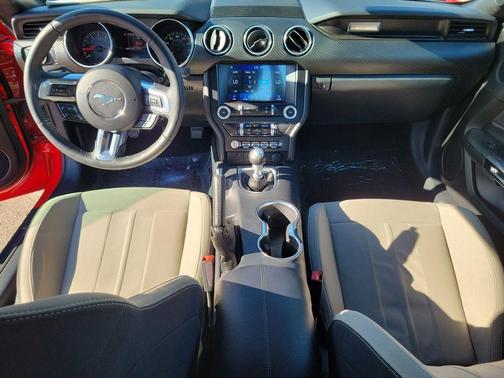 2021 Ford Mustang EcoBoost