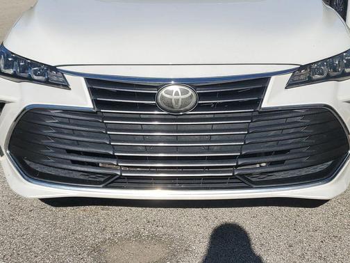 2019 Toyota Avalon XLE