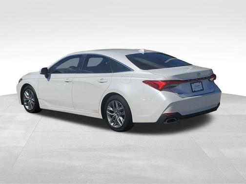 2019 Toyota Avalon XLE
