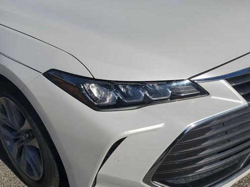 2019 Toyota Avalon XLE