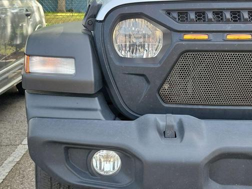 Silver Zynith Clearcoat 2022 Jeep Wrangler Unlimited Sport