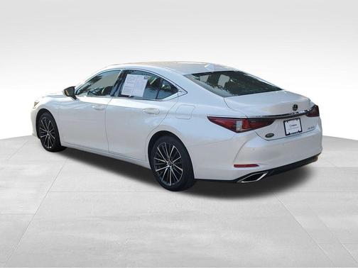 2022 Lexus ES 350 Base