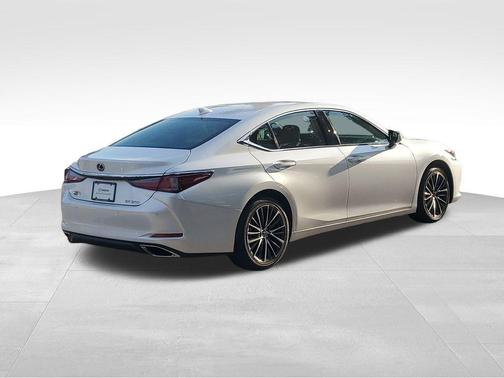 2022 Lexus ES 350 Base
