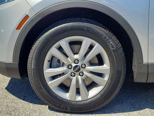 Ingot Silver 2018 Lincoln MKX Premiere
