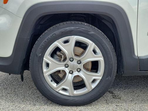 Alpine White Clearcoat 2019 Jeep Renegade Latitude