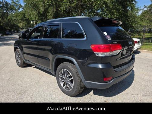 2019 Jeep Grand Cherokee Laredo E