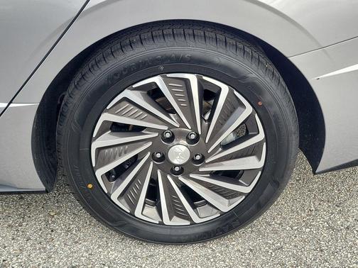 2023 Hyundai SONATA Hybrid SEL