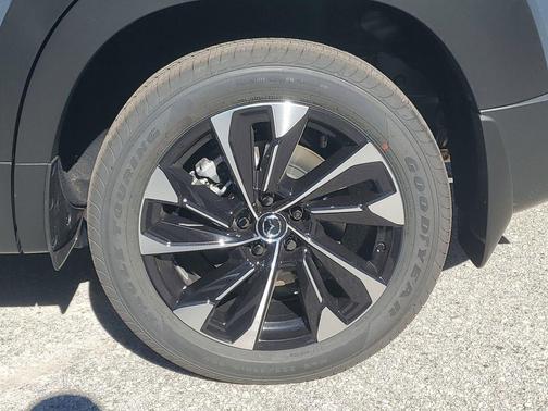 2026 Mazda CX-50 Premium Plus