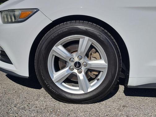 2016 Ford Mustang V6