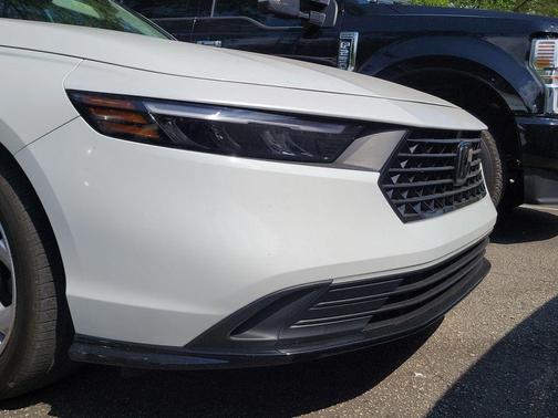 Platinum White 2024 Honda Accord LX