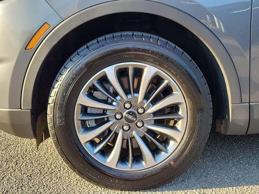 Gray Metallic 2023 Lincoln Nautilus Standard