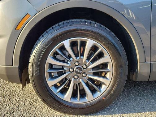 Gray Metallic 2023 Lincoln Nautilus Standard