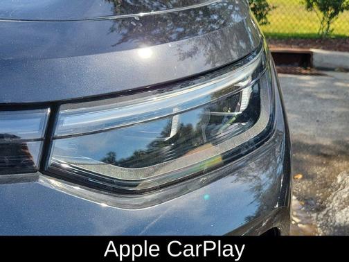 Deep Black Pearl Effect 2025 Volkswagen Tiguan 2.0T SE