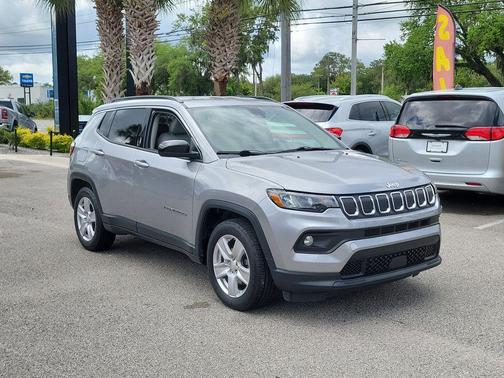 Billet Silver Metallic Clearcoat 2022 Jeep Compass Latitude