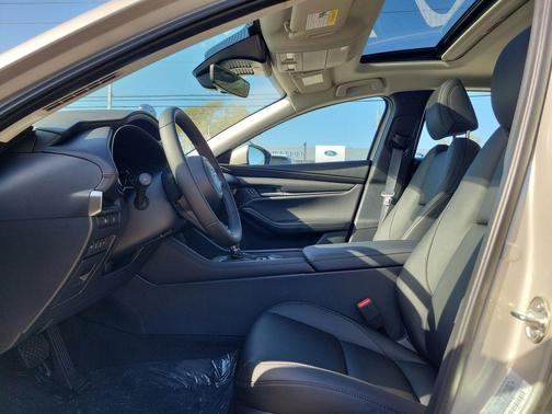 Platinum Quartz Metallic 2026 Mazda Mazda3 FWD w/Preferred Package