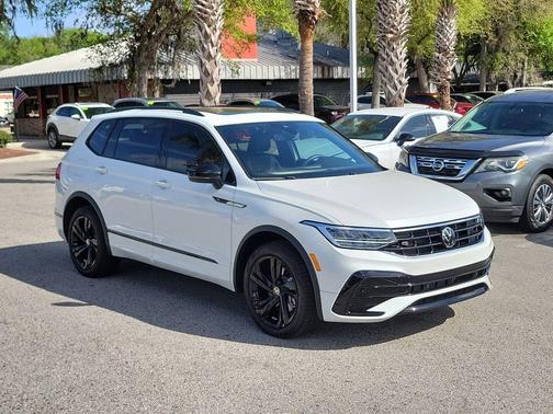 Opal White Pearl Effect 2024 Volkswagen Tiguan 2.0T SE R-Line Black