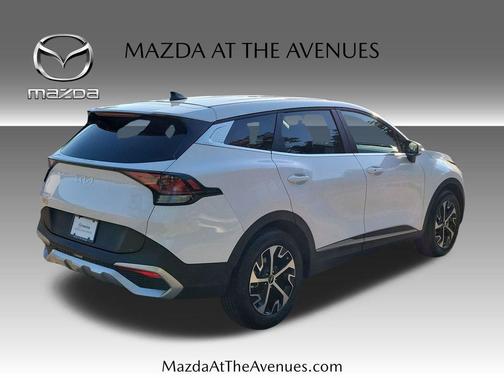 Glacial White Pearl 2024 Kia Sportage EX