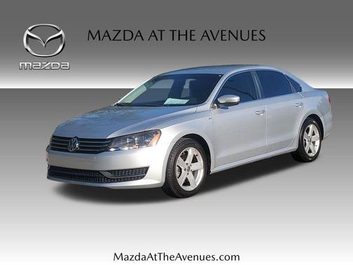 2014 Volkswagen Passat 1.8T Auto Wolfsburg Ed