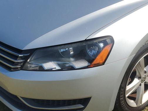 2014 Volkswagen Passat 1.8T Auto Wolfsburg Ed