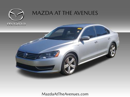 2014 Volkswagen Passat 1.8T Auto Wolfsburg Ed