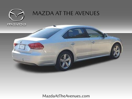 2014 Volkswagen Passat 1.8T Auto Wolfsburg Ed