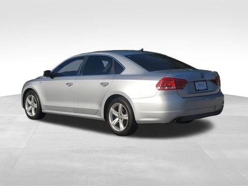 2014 Volkswagen Passat 1.8T Auto Wolfsburg Ed