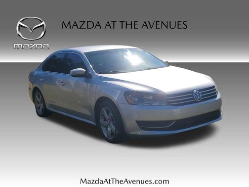 2014 Volkswagen Passat 1.8T Auto Wolfsburg Ed