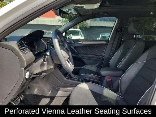 Oryx White Pearl Effect 2022 Volkswagen Tiguan 2.0T SEL R-Line