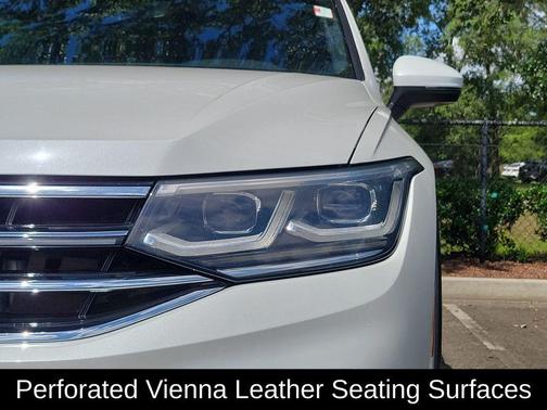 Oryx White Pearl Effect 2022 Volkswagen Tiguan 2.0T SEL R-Line