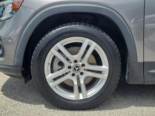 Mountain Gray Metallic 2023 Mercedes-Benz GLB 250 Base 4MATIC