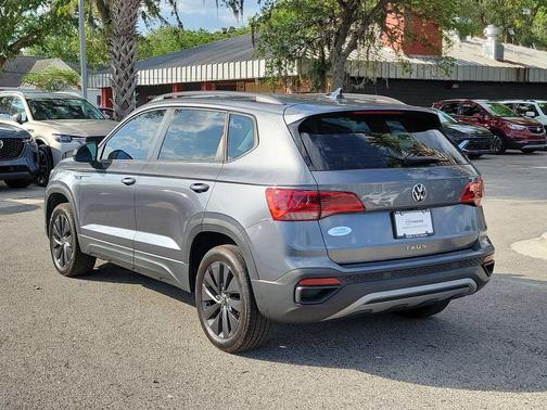 Platinum Gray Metallic 2024 Volkswagen Taos 1.5T S