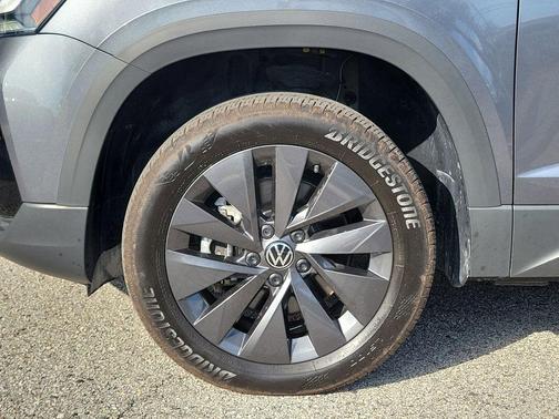 Platinum Gray Metallic 2024 Volkswagen Taos 1.5T S