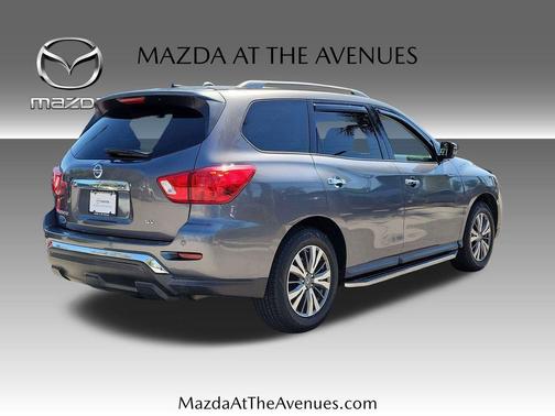 2017 Nissan Pathfinder SV