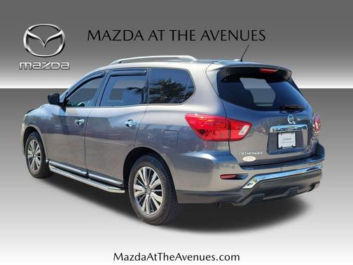 2017 Nissan Pathfinder SV