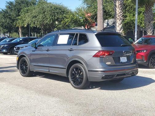 2022 Volkswagen Tiguan 2.0T SE R-Line Black