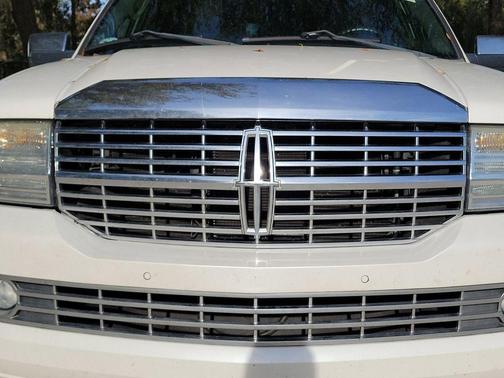 2014 Lincoln Navigator Base