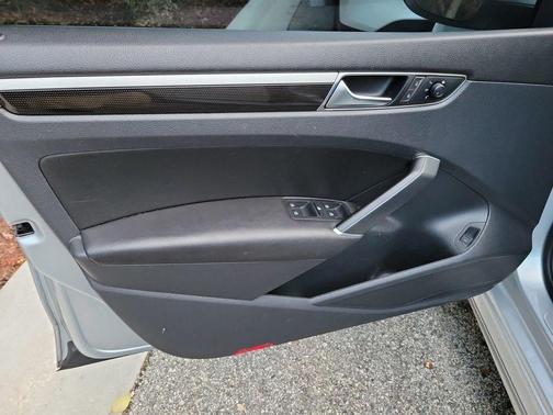 2019 Volkswagen Passat 2.0T SE R-Line