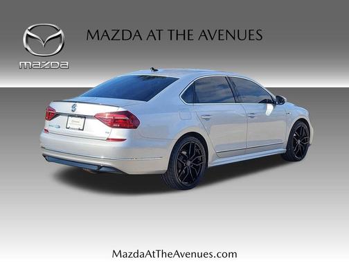 2019 Volkswagen Passat 2.0T SE R-Line