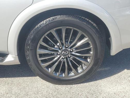 2022 INFINITI QX80 SENSORY