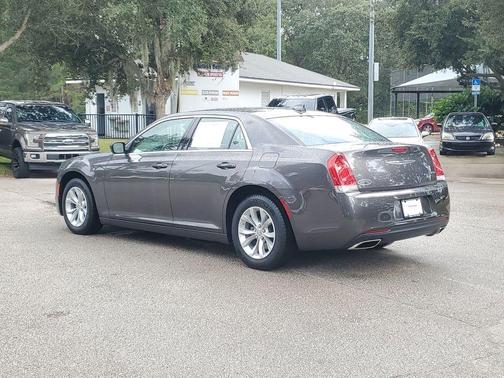2023 Chrysler 300 Touring