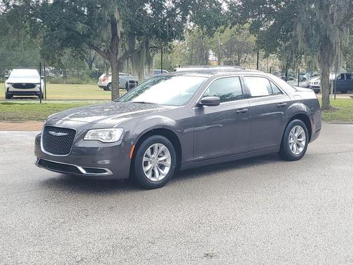 2023 Chrysler 300 Touring