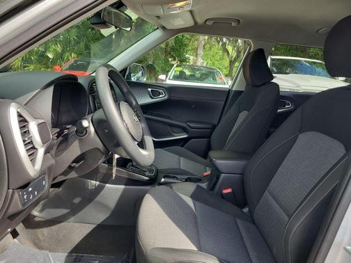 Sparkling Silver 2021 Kia Soul S