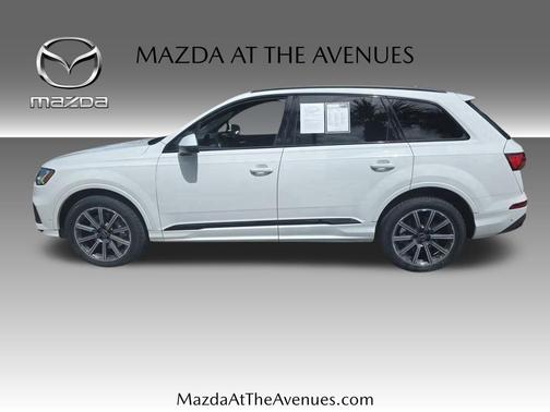 2022 Audi Q7 45 Premium Plus