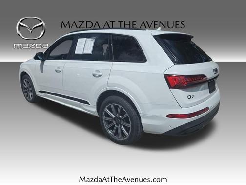 2022 Audi Q7 45 Premium Plus