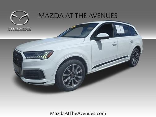 2022 Audi Q7 45 Premium Plus