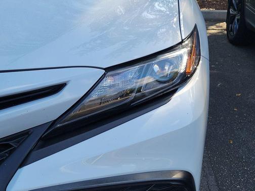 Ice 2024 Toyota Camry SE