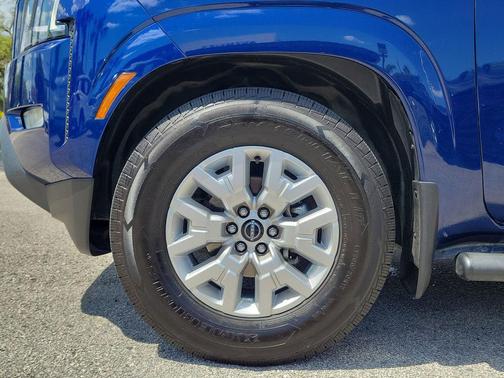 Deep Blue Pearl 2023 Nissan Frontier SV