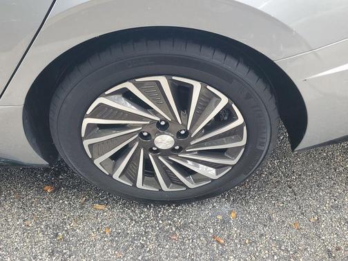 2023 Hyundai SONATA Hybrid SEL