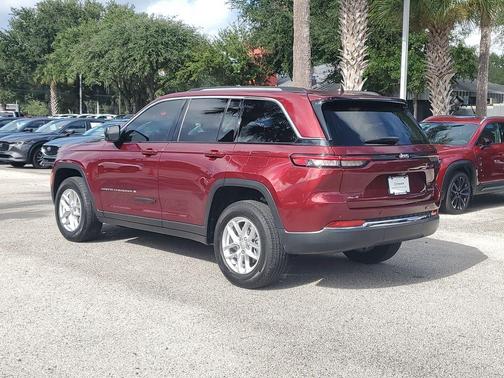 2023 Jeep Grand Cherokee Laredo